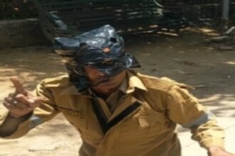 up:-कॉकरोच-बनकर-प्रदर्शन-करने-वाले-फायरमैन-जितेंद्र-राठौर-बर्खास्त,-भ्रष्टाचार-के-आरोपों-के-बीच-बड़ी-कार्रवाई