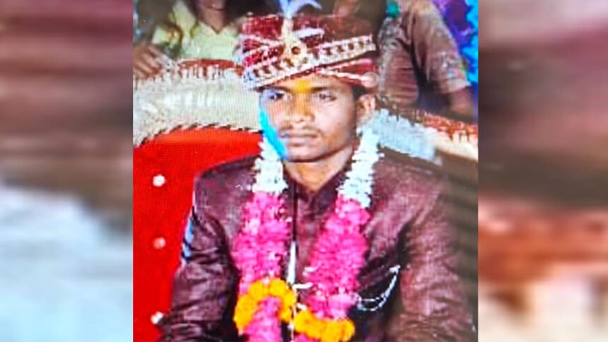 मौत-से-पसरा-मातम:-घर-पर-अकेले-युवक-ने-फंदा-लगाकर-दी-जान,-तीन-माह-पहले-बजी-थीं-शहनाइयां