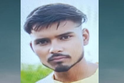 gajraula-news:-वाहन-की-टक्कर-से-दूर-जा-गिरा-युवक,-तोड़-दिया-दम,-सिगरेट-लेने-के-लिए-पार-कर-रहा-था-हाईवे