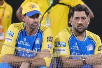 ipl-2027-से-पहले-चेन्नई-सुपर-किंग्स-को-लगा-बड़ा-झटका,-18-साल-बाद-टीम-से-अलग-हुए-हेड-कोच-स्टीफन-फ्लेमिंग