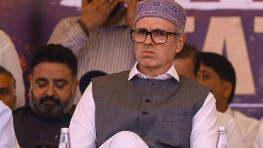 20-30-करोड़-के-ऑफर-वाले-बयान-पर-घिरे-cm-उमर-अब्दुल्ला,-bjp-ने-भेजा-नोटिस;-कहा-7-दिनों-में-मांगें-माफी