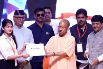 विश्व-युवा-कौशल-दिवस:-योगी-बोले-पहले-यूपी-में-नौकरी-नहीं-थी,-निकलती-भी-तो-चाचा-भतीजे-की-जोड़ी-वसूली-पर-लग-जाती