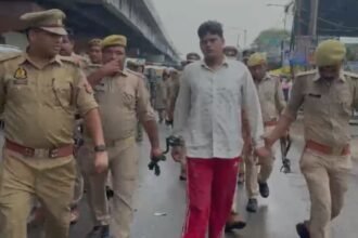 कानपुर-में-पुलिस-पर-फायरिंग-करने-वाले-पर-एक्शन,-2-किलोमीटर-पैदल-मार्च-निकलवाया