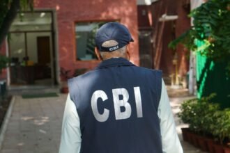 कोचिंग-सेंटर-संचालक-के-पास-से-बरामद-136-हाथ-से-लिखे-सवालों-में-से-111-प्रश्न-neet-परीक्षा-में-आए,-cbi-का-खुलासा