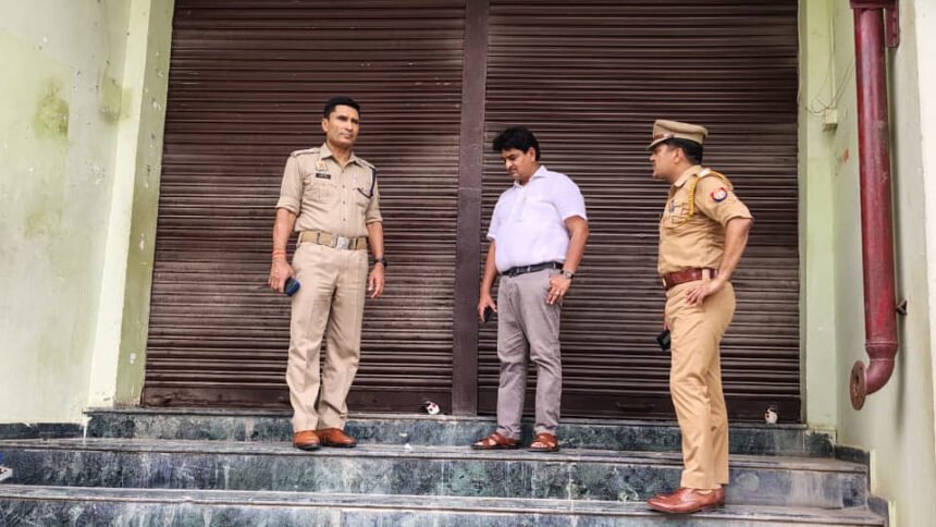 auraiya:-डॉक्टर-सुसाइड-केस-में-बड़ी-कार्रवाई,-बिना-मानकों-के-चल-रहे-तिलक-नगर-के-दो-अस्पताल-सीज