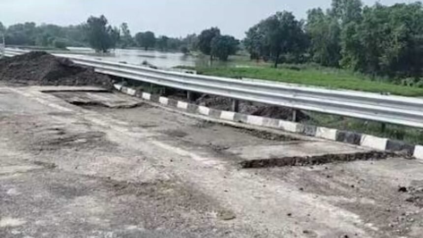 up:-गंगा-एक्सप्रेसवे-का-60-मीटर-टुकड़ा-धंसा,-दो-दिन-की-बारिश-ने-खोल-दी-पोल;-प्रशासन-भी-हुआ-खामोश