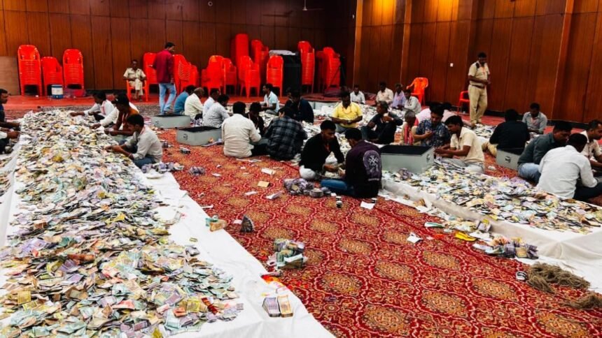 सांवलिया-सेठ-को-4-महीने-में-मिला-153-करोड़-से-ज्यादा-चढ़ावा,-4-kg-सोना-और-386-किलो-चांदी-भी-दिया-दान