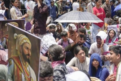 सरकार-ने-दिया-बातचीत-का-प्रस्ताव,-cjp-ने-किया-खारिज,-neet-पेपर-लीक-को-लेकर-आंदोलन-जारी:-सूत्र