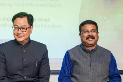 ‘सच्ची-लीडरशिप-दशकों-में-मापी-जाती-है,-आपके-योगदान-के-लिए-धन्यवाद’,-धर्मेंद्र-प्रधान-के-इस्तीफे-पर-बोले-रिजिजू
