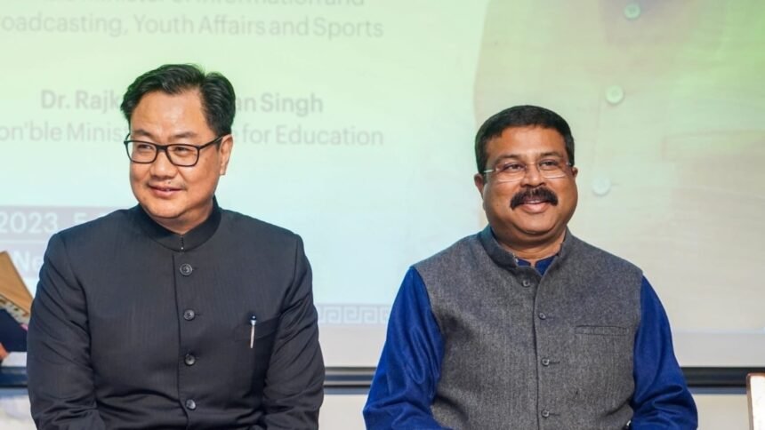 ‘सच्ची-लीडरशिप-दशकों-में-मापी-जाती-है,-आपके-योगदान-के-लिए-धन्यवाद’,-धर्मेंद्र-प्रधान-के-इस्तीफे-पर-बोले-रिजिजू