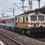 चंडीगढ़-डिब्रूगढ़-एक्सप्रेस-में-यात्रियों-को-मिल-रहा-था-खराब-खाना,-fssai-ने-पेंट्री-पर-ठोका-जुर्माना