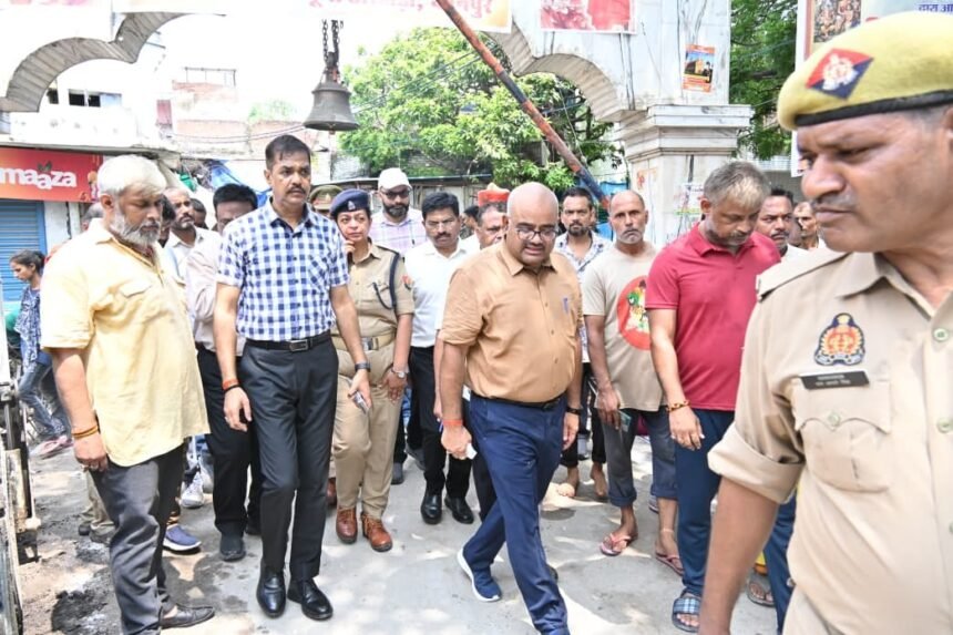 kanpur:-सावन-से-पहले-बाबा-आनंदेश्वर-मंदिर-पहुंचे-dm-जितेंद्र-प्रताप-सिंह,-व्यवस्थाओं-और-सुरक्षा-का-लिया-जायजा