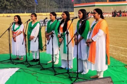 hathras-news:-डीएम-ने-जारी-किए-निर्देश,-कार्यक्रमों-में-अब-राष्ट्रगान-से-पहले-गाया-जाएगा-वंदे-मातरम