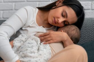 डिलीवरी-के-बाद-जल्दी-रिकवरी-और-ब्रेस्ट-मिल्क-बढ़ाने-में-मदद-करे-सकते-हैं-ये-सुपरफूड्स
