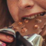 चॉकलेट,-चिप्स-या-मीठा-खाने-की-क्रेविंग-का-क्या-है-मतलब?-न्यूट्रिशनिस्ट-ने-बताया-शरीर