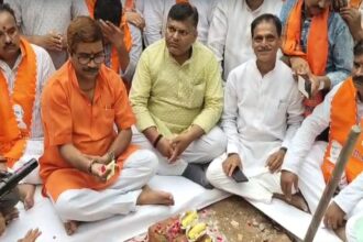 वाराणसी-में-सीएम-योगी-के-ड्रीम-प्रोजेक्ट-का-हुआ-भूमि-पूजन,-दालमंडी-में-सड़क-निर्माण-का-रास्ता-साफ