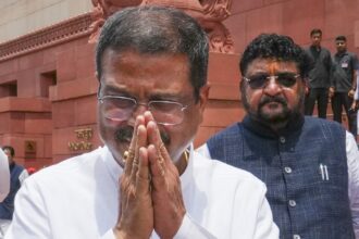 धर्मेंद्र-प्रधान-ने-इस्तीफे-पर-तोड़ी-चुप्पी,-कहा-‘gen-z-को-गुमराह-करने-की-कोशिश-हुई’
