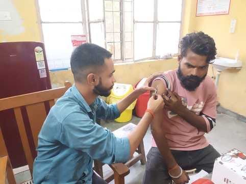 up:-आगरा-में-एंटी-रैबीज-वैक्सीन-का-संकट,-जरूरत-400-वाइल-की;-जिला-अस्पताल-में-सिर्फ-150-उपलब्ध