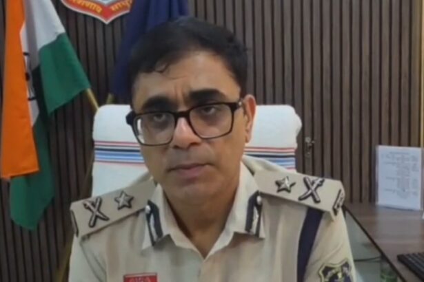 साइबर-ठगी-मामले-में-पुलिस-अधिकारियों-ने-वसूले-एक-करोड़-रुपये,-ऑडियो-सामने-आने-पर-बवाल