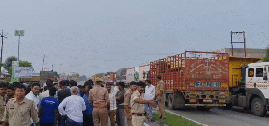 up:-आगरा-ग्वालियर-हाईवे-पर-मजदूर-को-कुचलकर-भागा-वाहन,-मौके-पर-मौत;-गुस्साए-ग्रामीणों-ने-लगाया-जाम