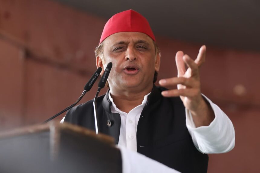up-politics:-अखिलेश-यादव-का-भाजपा-पर-तंज,-गीतनुमा-पोस्ट-साझा-कर-चढ़ावा-चोरी-पर-उठाए-सवाल?
