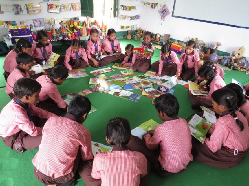 यूपी:-प्रदेश-के-दस-लाख-बच्चों-को-जल्द-मिलेंगे-जूते-और-ड्रेस-खरीदने-के-पैसे,-इन-52-स्कूलों-में-बनेंगे-मिनी-स्टेडियम