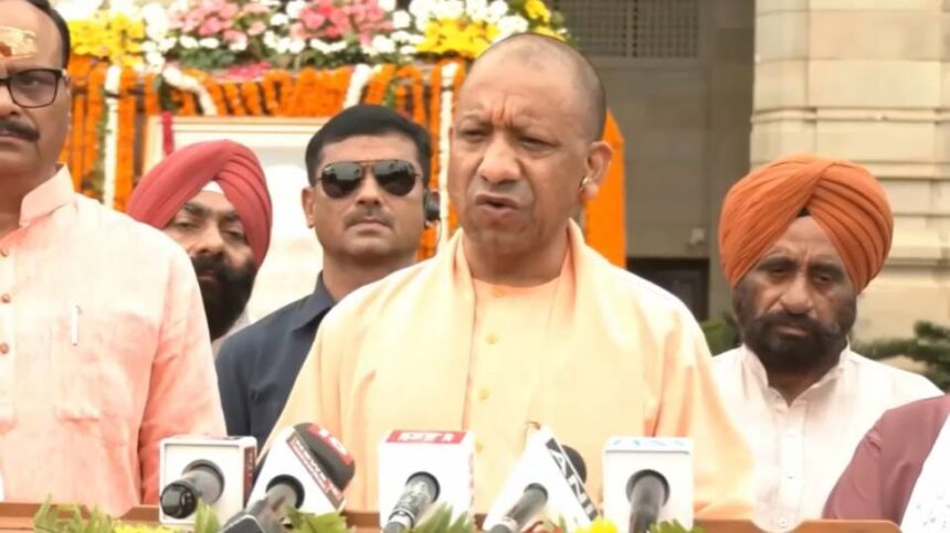 UP News: अटल बिहारी वाजपेयी की पुण्यतिथि पर CM योगी ने किया नमन, बोले- ‘राष्ट्र सर्वोपरि’ के भाव से जीवनभर काम करते रहे अटल