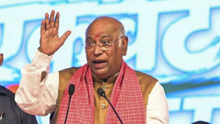 ‘वंदे-मातरम्’-को-लेकर-कांग्रेस-और-बीजेपी-आमने-सामने,-खरगे-बोले-bjp-हमें-देशभक्ति-न-सि