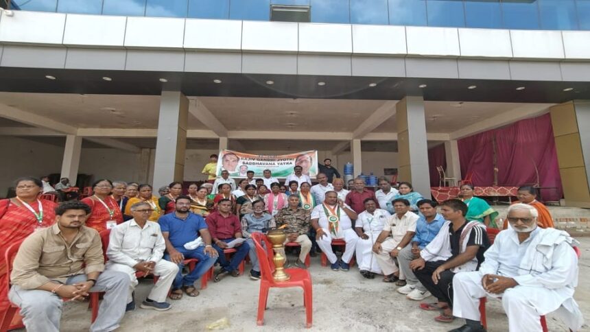 up:-आगरा-पहुंची-कांग्रेस-की-राजीव-ज्योति-सद्भावना-यात्रा,-कांग्रेसियों-ने-किया-जोरदार-स्वागत;-19-अगस्त-को-दिल्ली-में-समापन