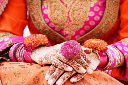 यूपी:-फेसबुक-पर-दोस्ती,-गोद-भराई-के-बाद-शादी-से-मुकरा-परिवार,-पुलिस-से-युवक-बोला-पहले-से-शादीशुदा-है-युवती