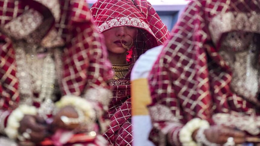 150-पाकिस्तानी-दुल्हनें-भारत-आईं,-वीजा-बैन-के-बाद-कैसे-पहुंचीं?