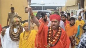अयोध्या:-राम-मंदिर-चढ़ावा-चोरी-विवाद-पर-संतों-की-बैठक-में-हंगामा,-रामनगरी-में-आंदोलन-का-एलान