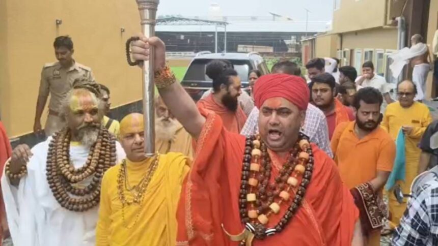 अयोध्या:-राम-मंदिर-चढ़ावा-चोरी-विवाद-पर-संतों-की-बैठक-में-हंगामा,-रामनगरी-में-आंदोलन-का-एलान
