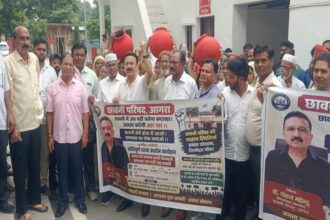 पानी…परेशानी…प्रदर्शन…मिला-सिर्फ-आश्वासन:-दो-महीने-से-बूंद-बूंद-को-तरसे-लोग,-मटके-लेकर-पहुंचे-कैंट-बोर्ड