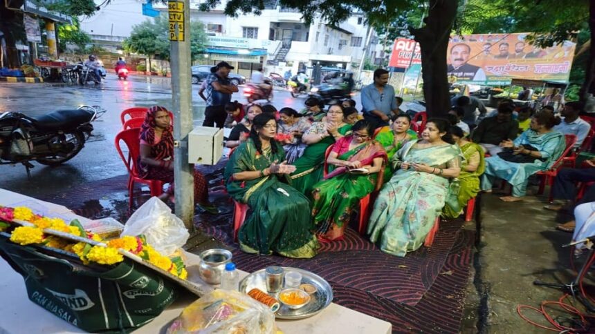 महिलाओं-का-46-दिन-का-सत्याग्रह-लाया-रंग:-आलोक-नगर-से-शराब-ठेका-हुआ-शिफ्ट,-सुंदरकांड-पाठ-कर-मनाया-जश्न