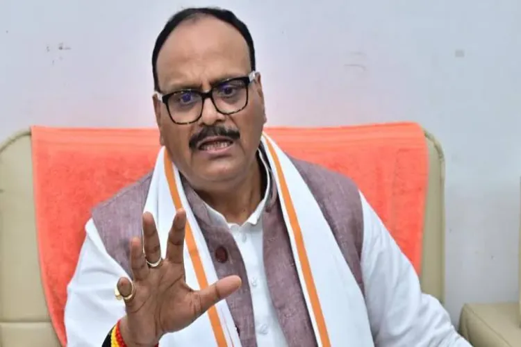 UPSSSC-JE भर्ती को लेकर लखनऊ में छात्रों का प्रदर्शन, डिप्टी CM ब्रजेश पाठक के आवास पहुंचे अभ्यर्थी; जानें क्या हैं मांगें